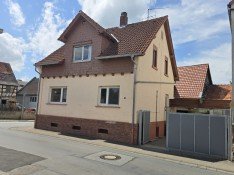 Hauptbild Zeitreise mit Potenzial - Charmantes Bauernhaus mit Scheune, Innenhof und Geschichte
