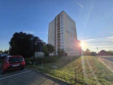 Hauptbild Modernisierte 4-Zimmerwohnung mit Einbauküche & Balkon - 97